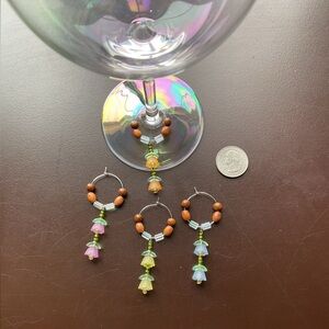 Wine Charms (x4) - drop flowers
